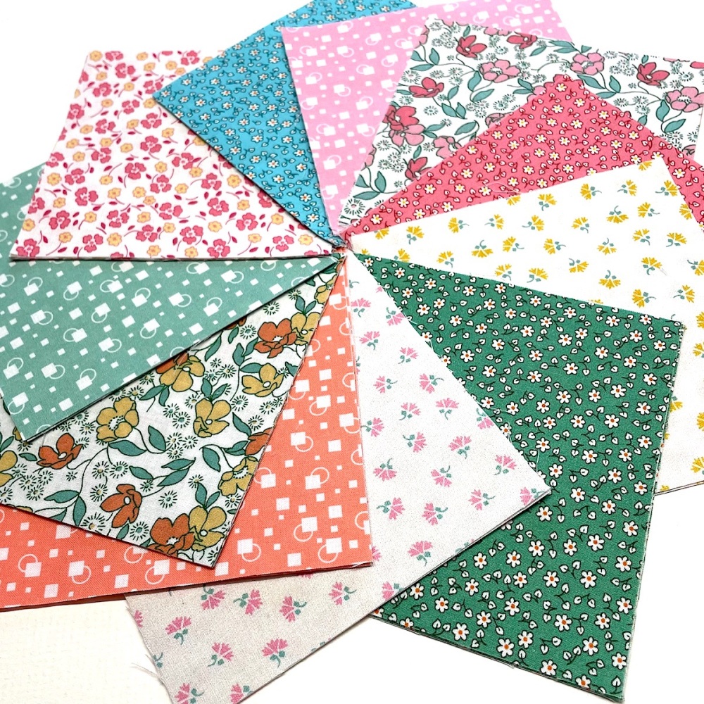 Quilter's Pre-cut 42pc Charm Pack in Little Blossoms
