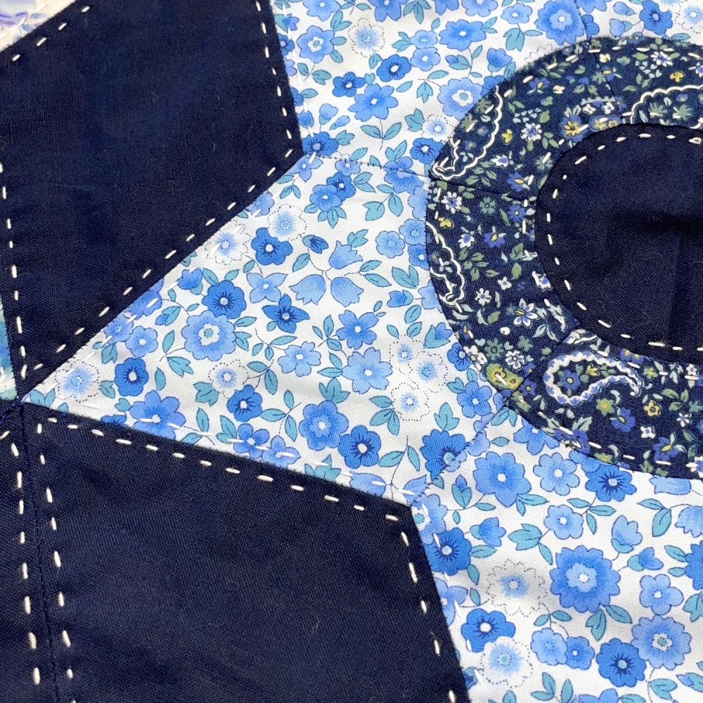 Diamond Rings Table Runner Kit in Garden Blues