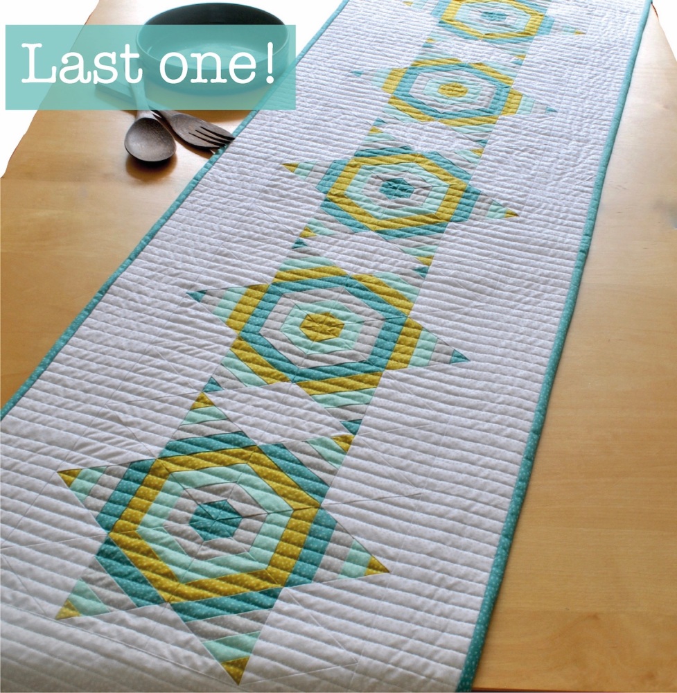 Strippy Star Table Runner Kit