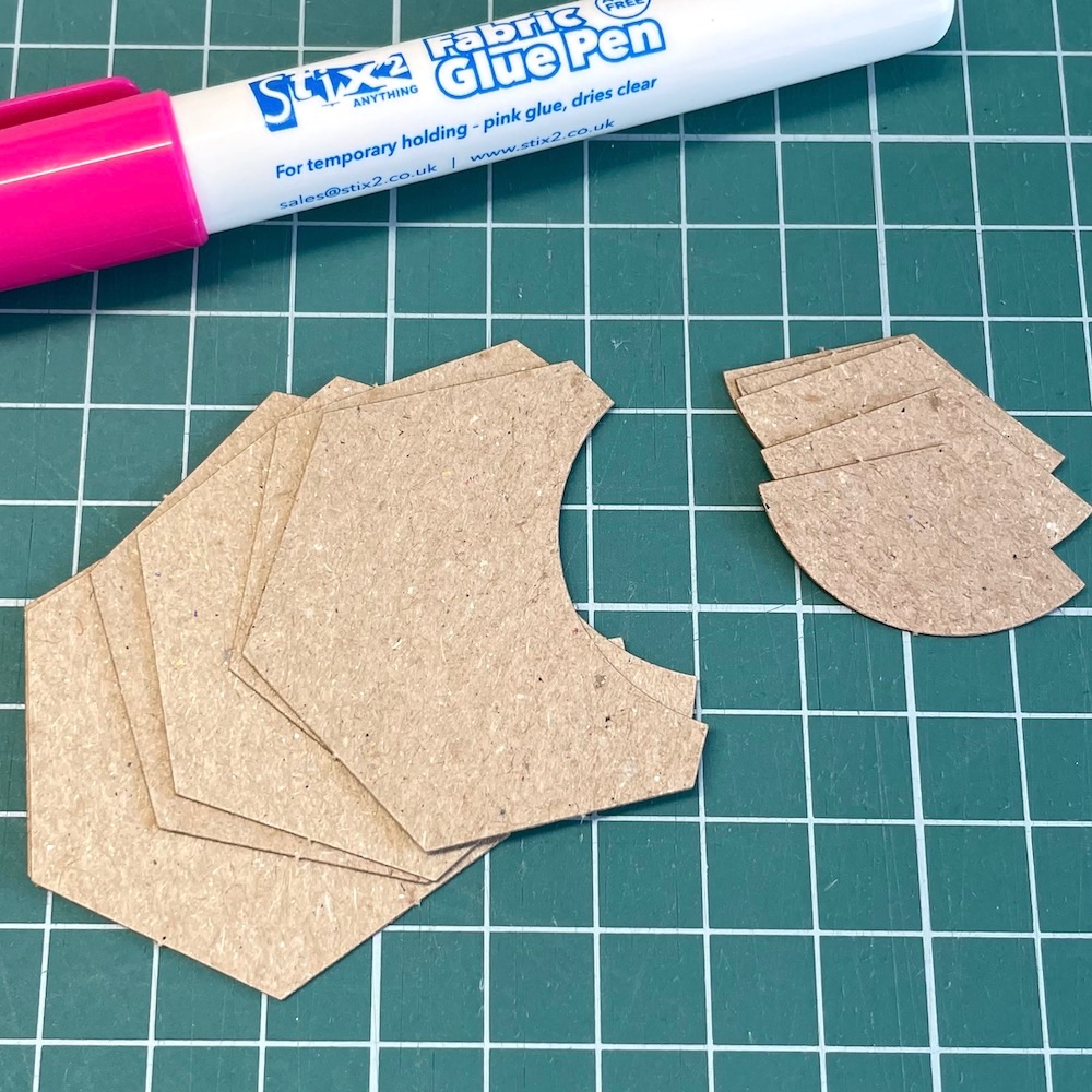 Curve Appeal Paper Pieces (small) - 42 Pre-cut Papers for Curved English Paper-piecing
