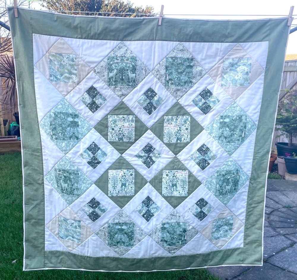 <!-- 001 -->In the Spotlight Lap Quilt Kit in Foxwood