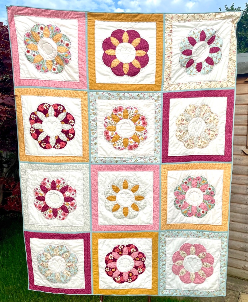 Clamshell Flower QAYG Quilt Kit
