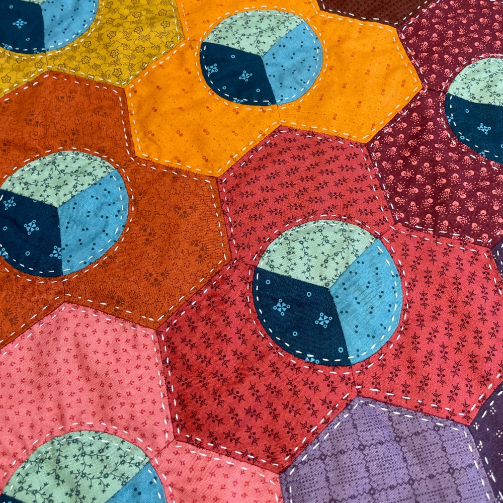Curve Appeal Wall Hanging Kit in Little Gems