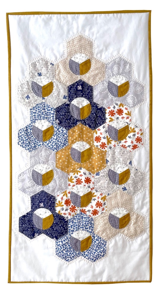 Curve Appeal Wall Hanging Kit in Conway Cottage
