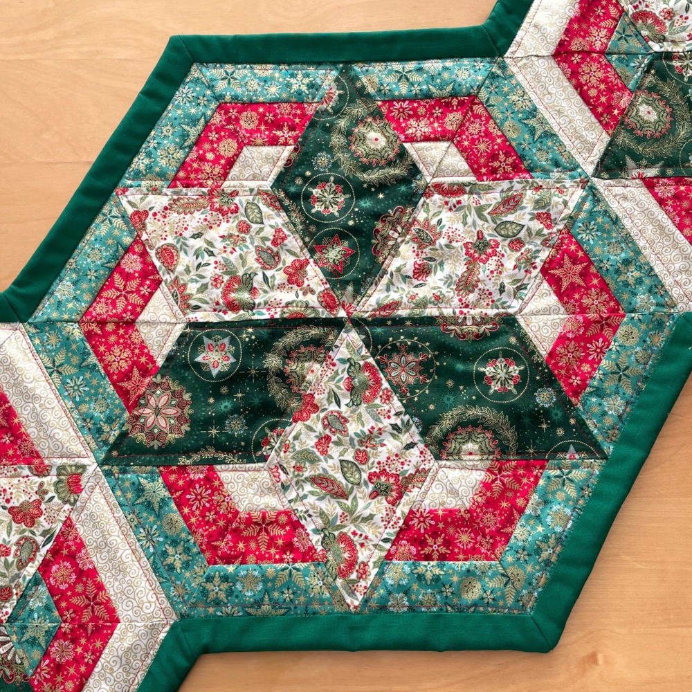 Shining Star Table Runner Kit in Good Tidings