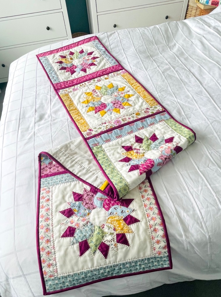 Floral Wreath Bedrunner Pattern & Papers