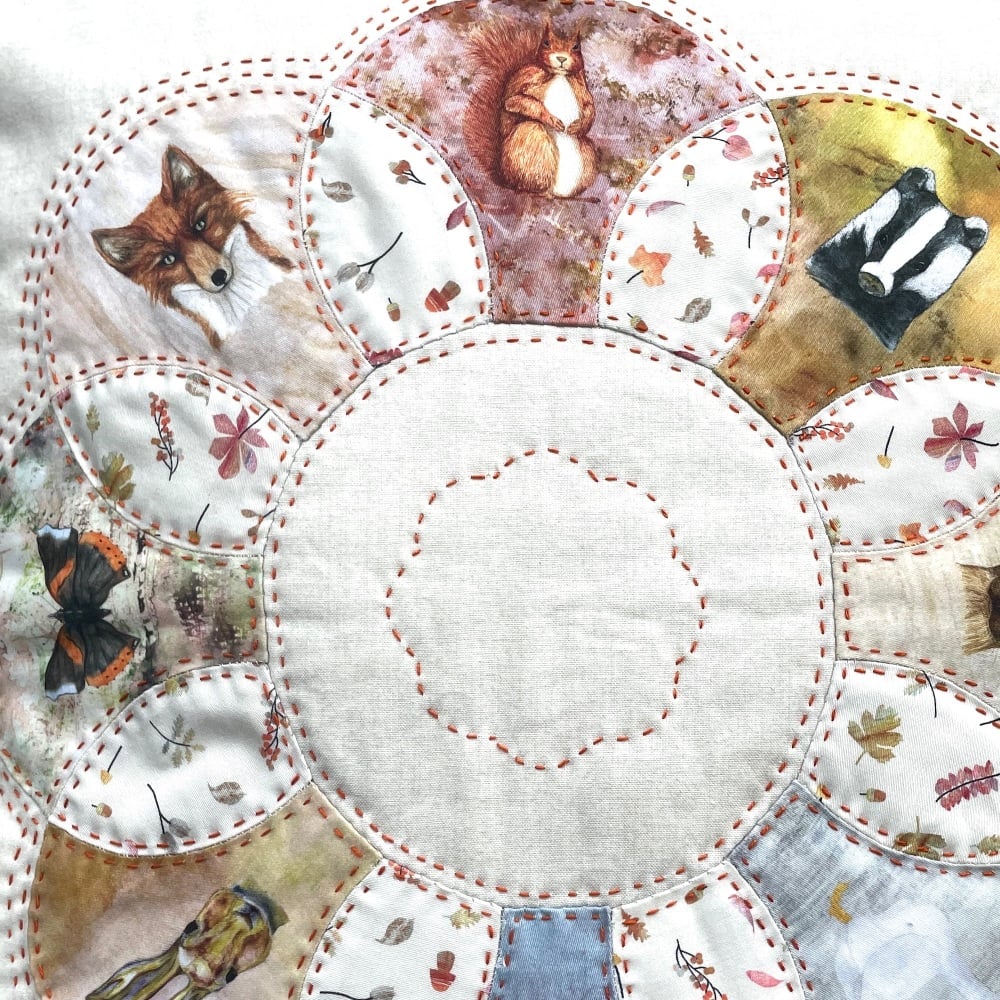 Clamshell EPP Flower Cushion Kit Shute Lane's Countryside - curved English Paper-piecing (EPP)
