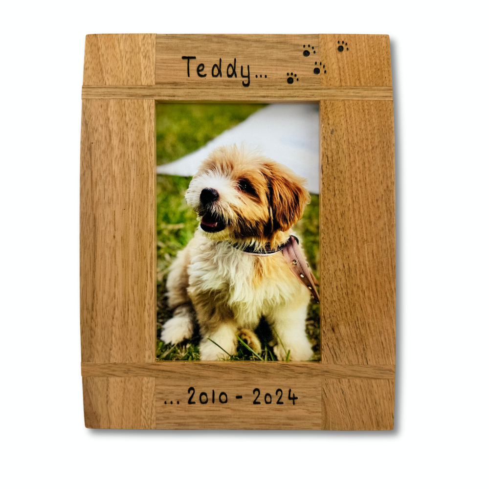 Memorial Dog, Cat / Name and Date  - Personalised Solid Oak Wood Photo Fram