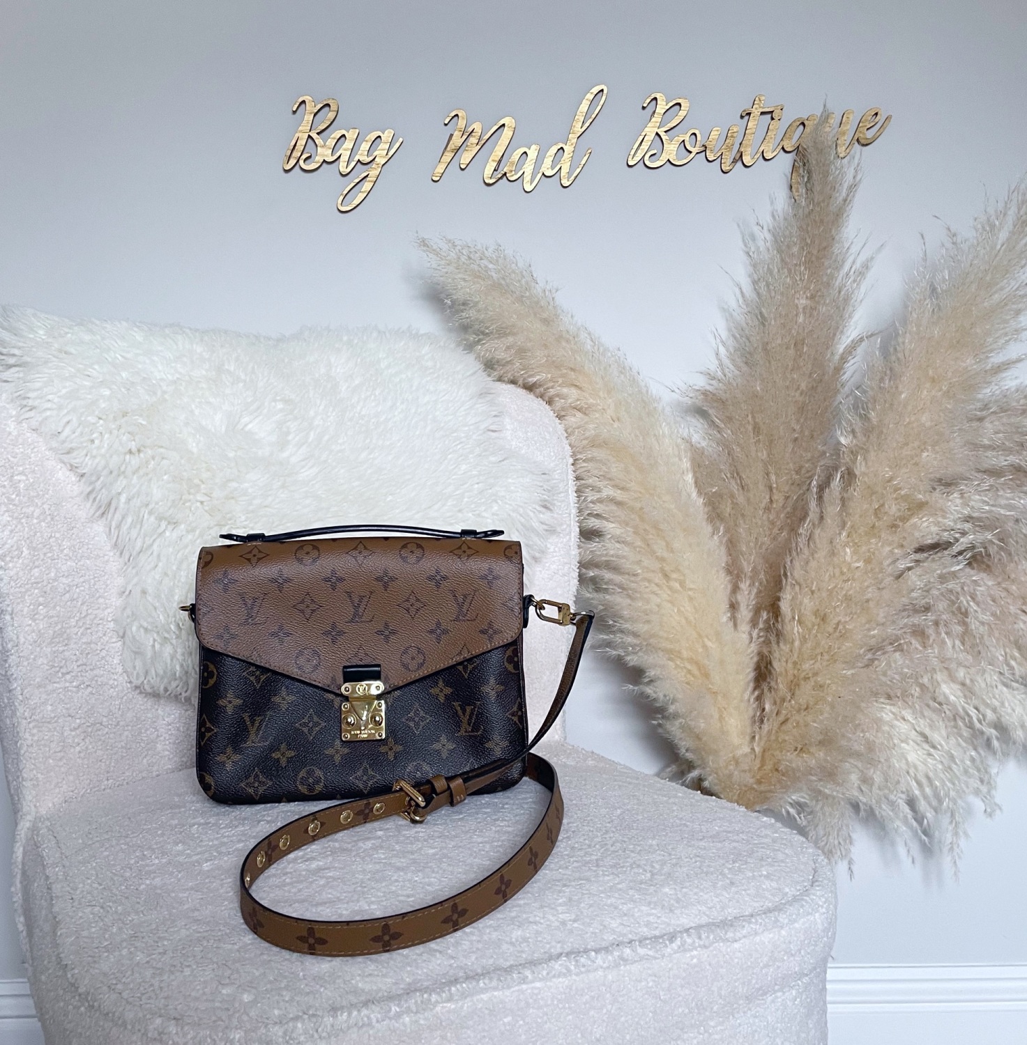 Louis Vuitton Reverse Monogram Pochette Metis louis-vuitton-reverse-monogram-pochette-metis