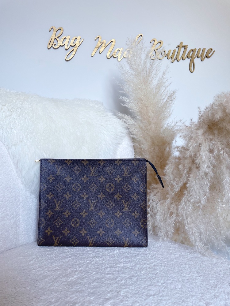 clutch lv toiletry pouch 19
