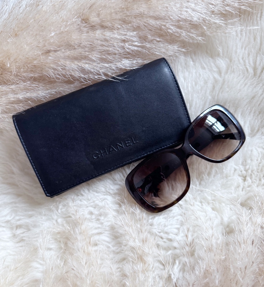 Chanel Black Turn lock CC sunglasses