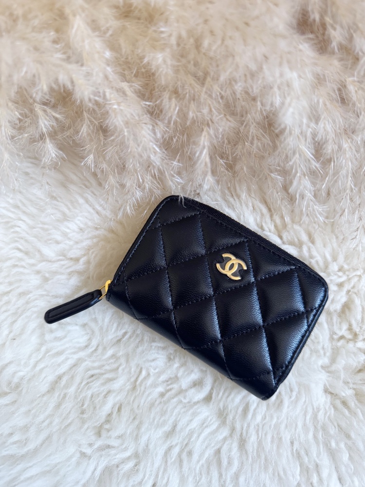 Chanel GHW Black Lambskin Zippy