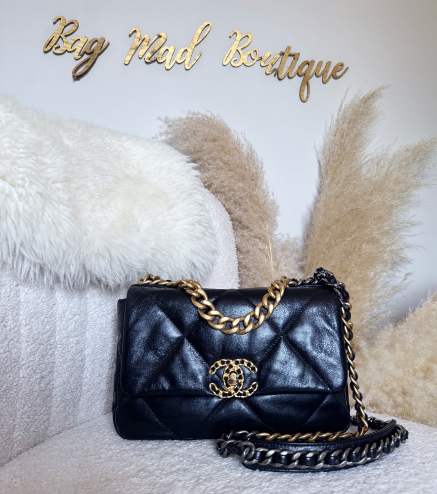 Chanel MHW Black Goatskin Small 19