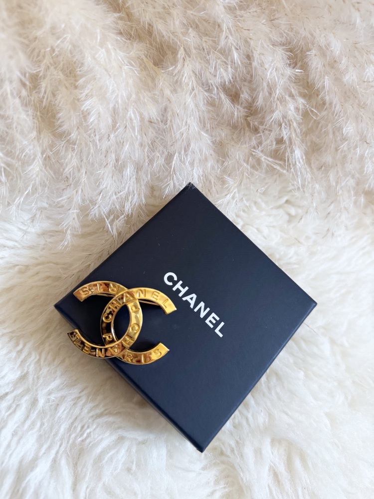 Chanel GHW CC Brooch