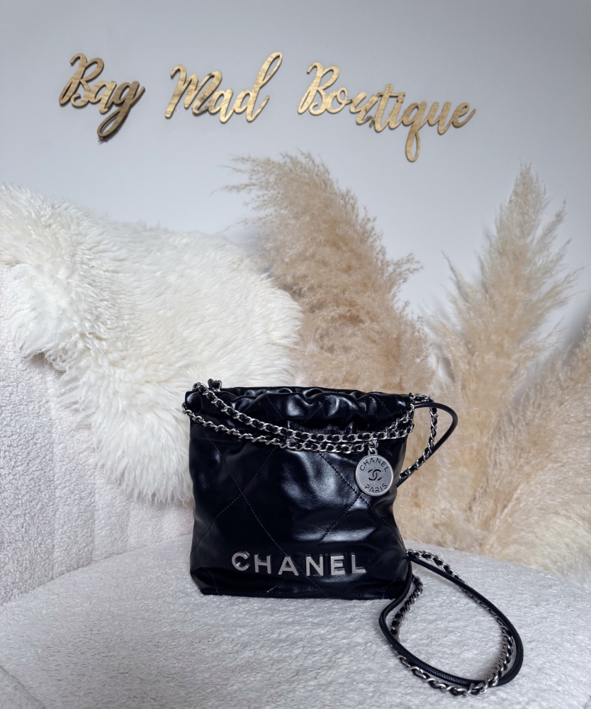 Chanel SHW Black Mini 22