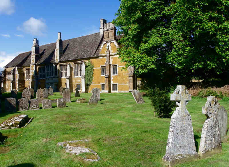 Bede Hse gravestones