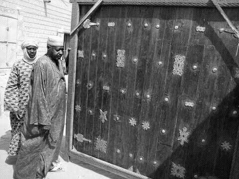 The door of the Sidi Yahia Mosque