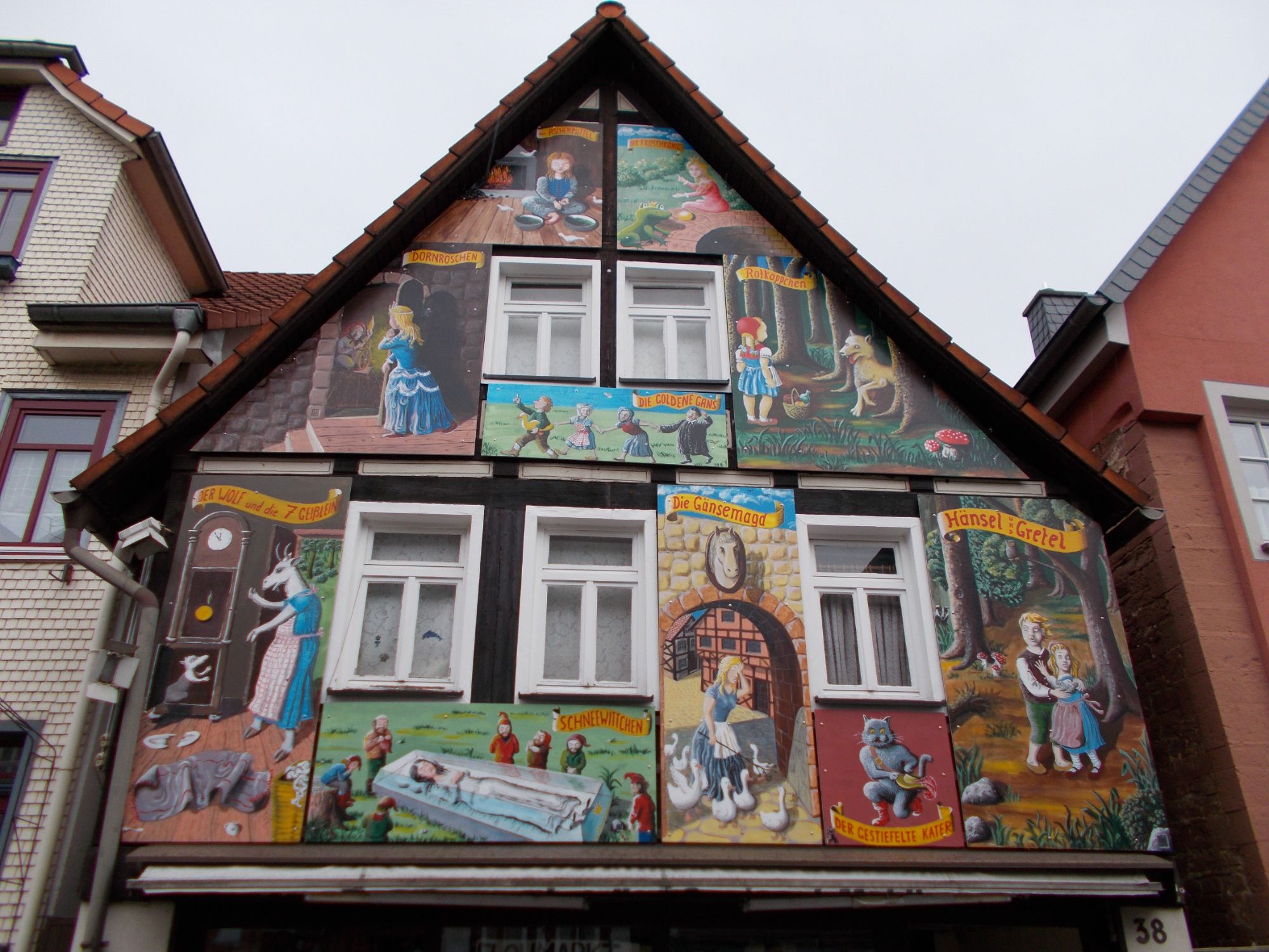 A house with Grimm scenes in Steinau