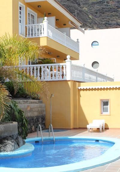 apartment with balcony, sea view swimming pool, puerto noas la palma