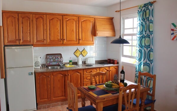 Fully equipped kitchen in family apartment Puerto Noas La Palma