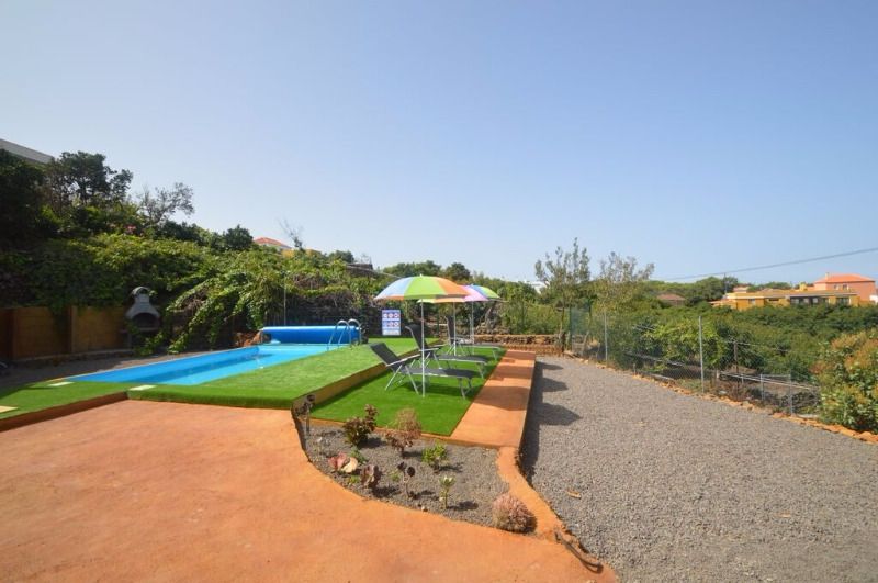 Casa Sombrero de Pico el Paso rural house with pool la palma