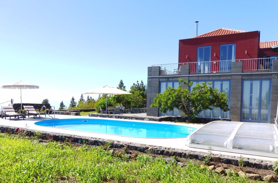 Luxury villa Atlantico heated pool, Tijarafe la Palma