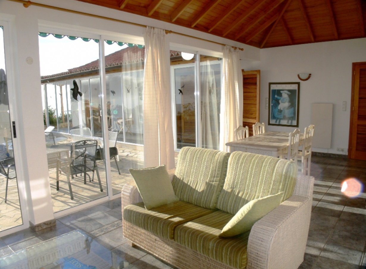 Villa sleeps 4 plus persons, two lounges, two bathrooms