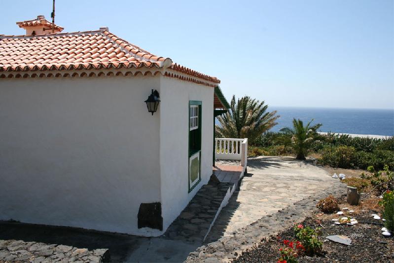 Casa Pancha Molina side and sea viedw