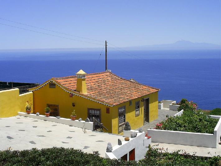 Casa Dos Aguas self-catering with sea view La Palma