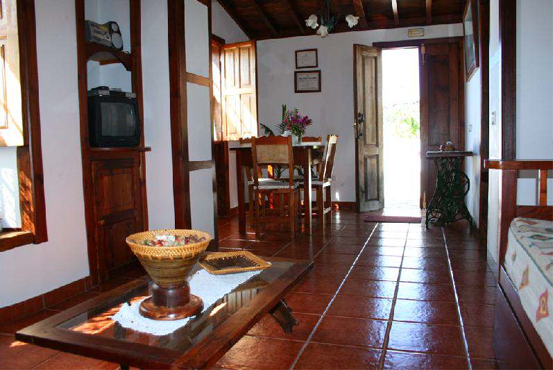 Casa Dos Aguas lounge to outside door