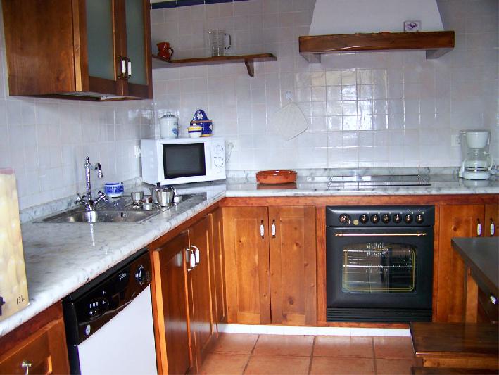 Casa Las Embelgas kitchen