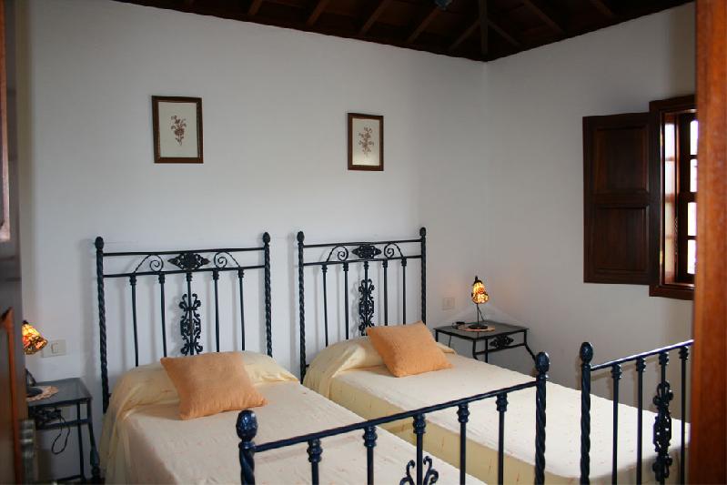Casa Las Embelgas bedroom twin