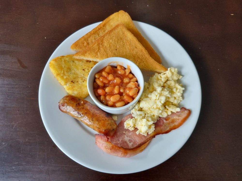 2) Traditional- Choose 6 Pieces from our Breakfast Buffet plus Tea or Coffee