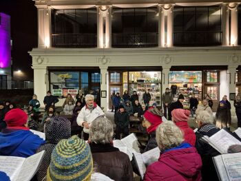 xmas2025-SC-choir-and-audience