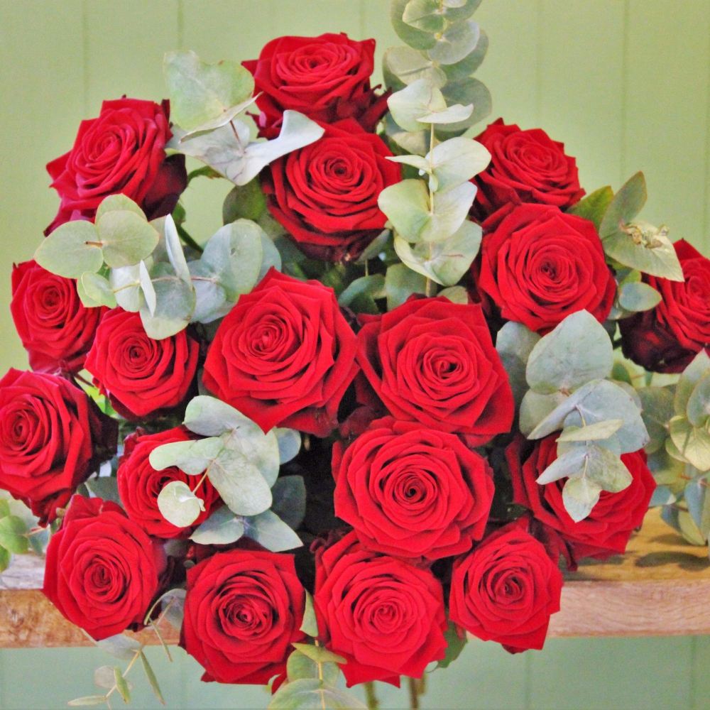 Classic Red Naomi Rose Bouquet