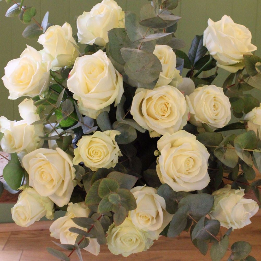 Ivory Avalanche Rose Bouquet