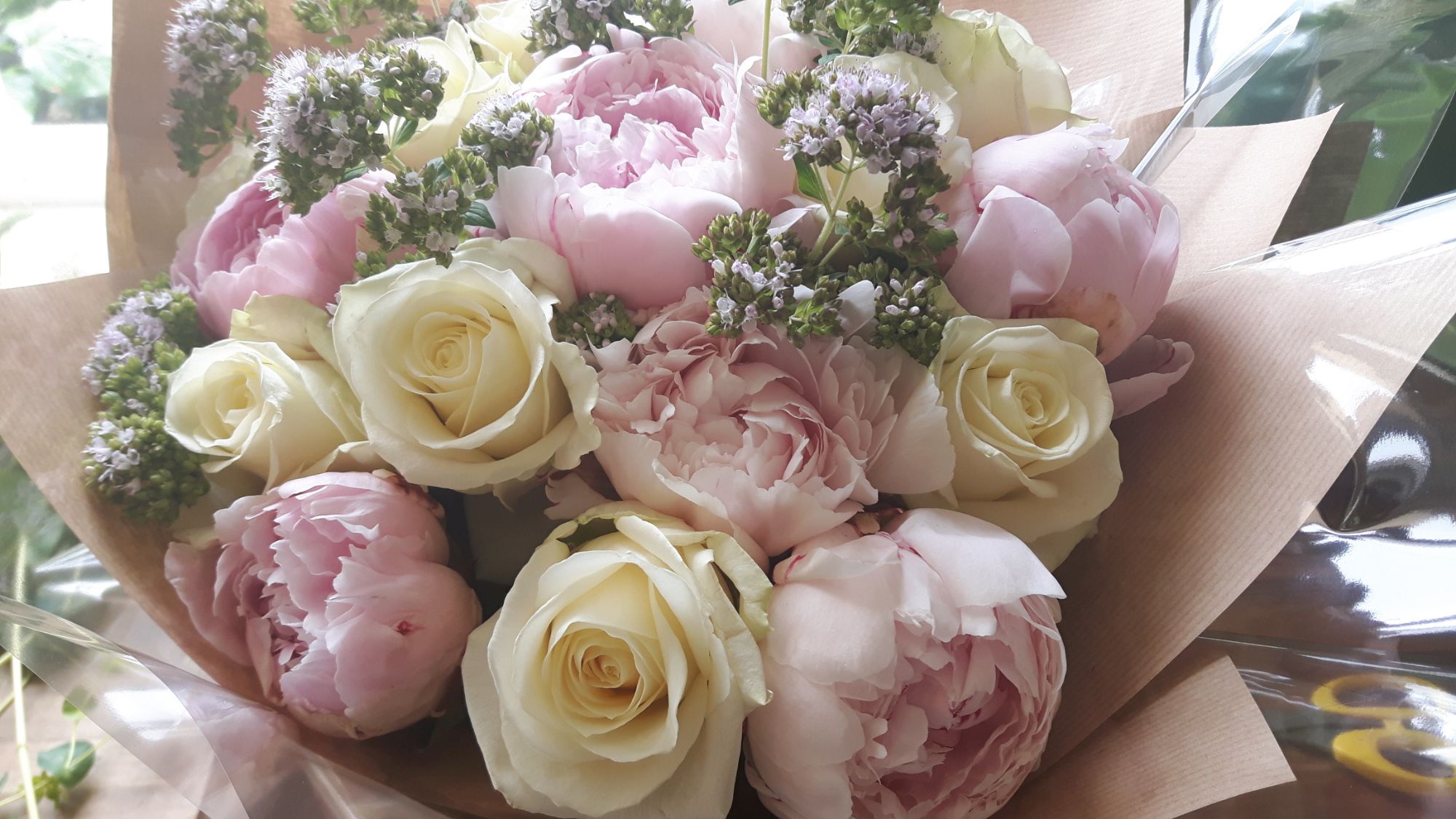 send flowers to Wineham
