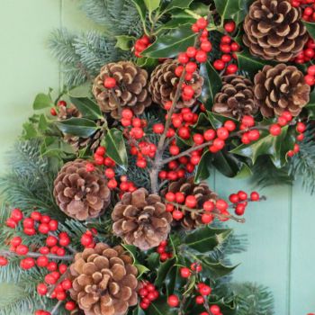 Classic Winter Berry Garland