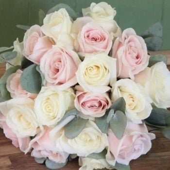 Sweet Ivory Hand-tied Posy. Price from