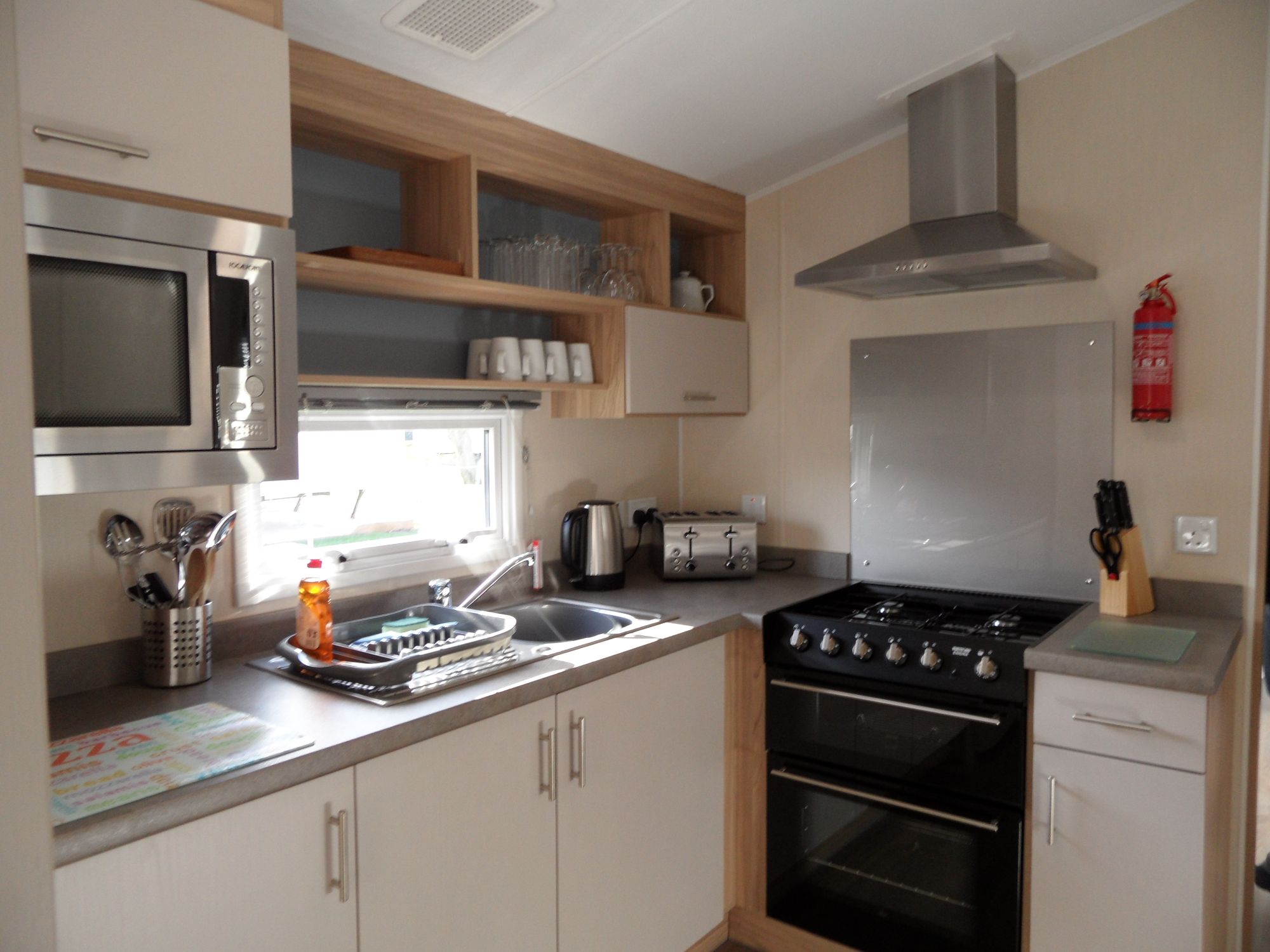 Linwood - Kitchen with Gas Cooker & Microwave