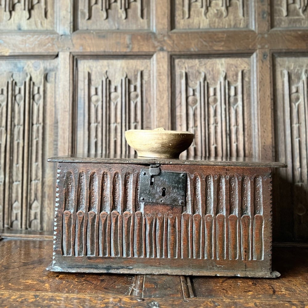 An Elizabethan Carved Oak Bible Box With Nulling Design. SORRY SOLDðŸ”´