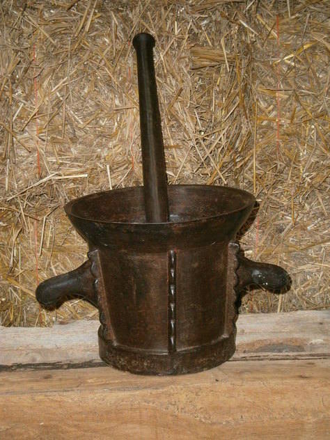 gothic iron mortar 1