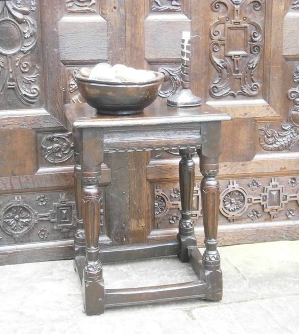 Elizabethan joint stool