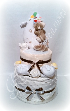 nappy cake in unisex colours Ellephant toy