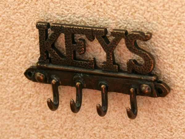 Hallway Keys, Coat hanger