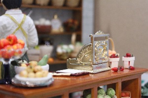 12th Scale Dolls House Shop Counter Strawberries