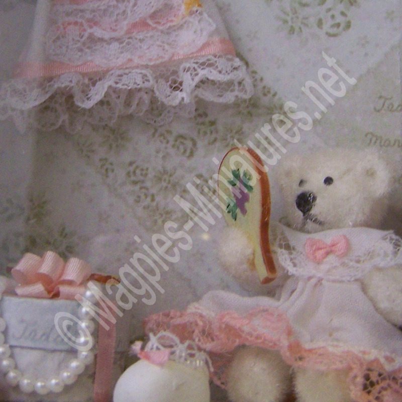 room with a view - teddy mirror-g4820