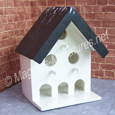 Wall mounted dovecote, square, painted