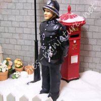 Bobby - Policeman - Resin