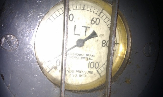 westinghouse brake signal london tube pounds pressure